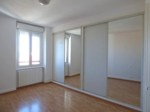 Bel appartement T3 centre-ville de Laissac