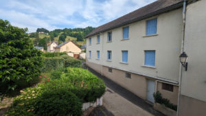 IMMEUBLE - Ancien Hôtel avec appartements- terrasses et garages